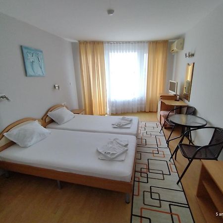Family Hotel Coral Sozopol Esterno foto