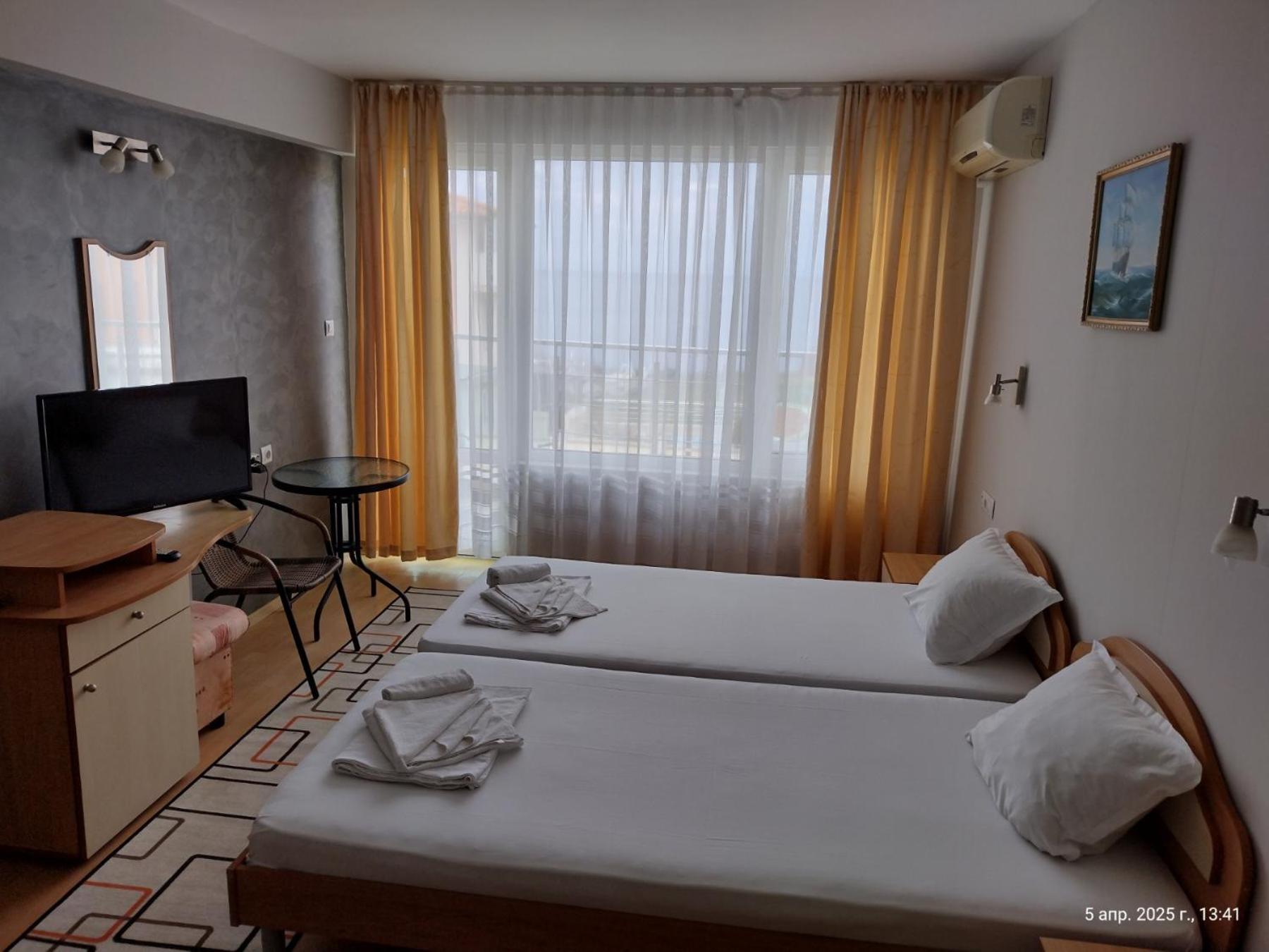 Family Hotel Coral Sozopol Esterno foto