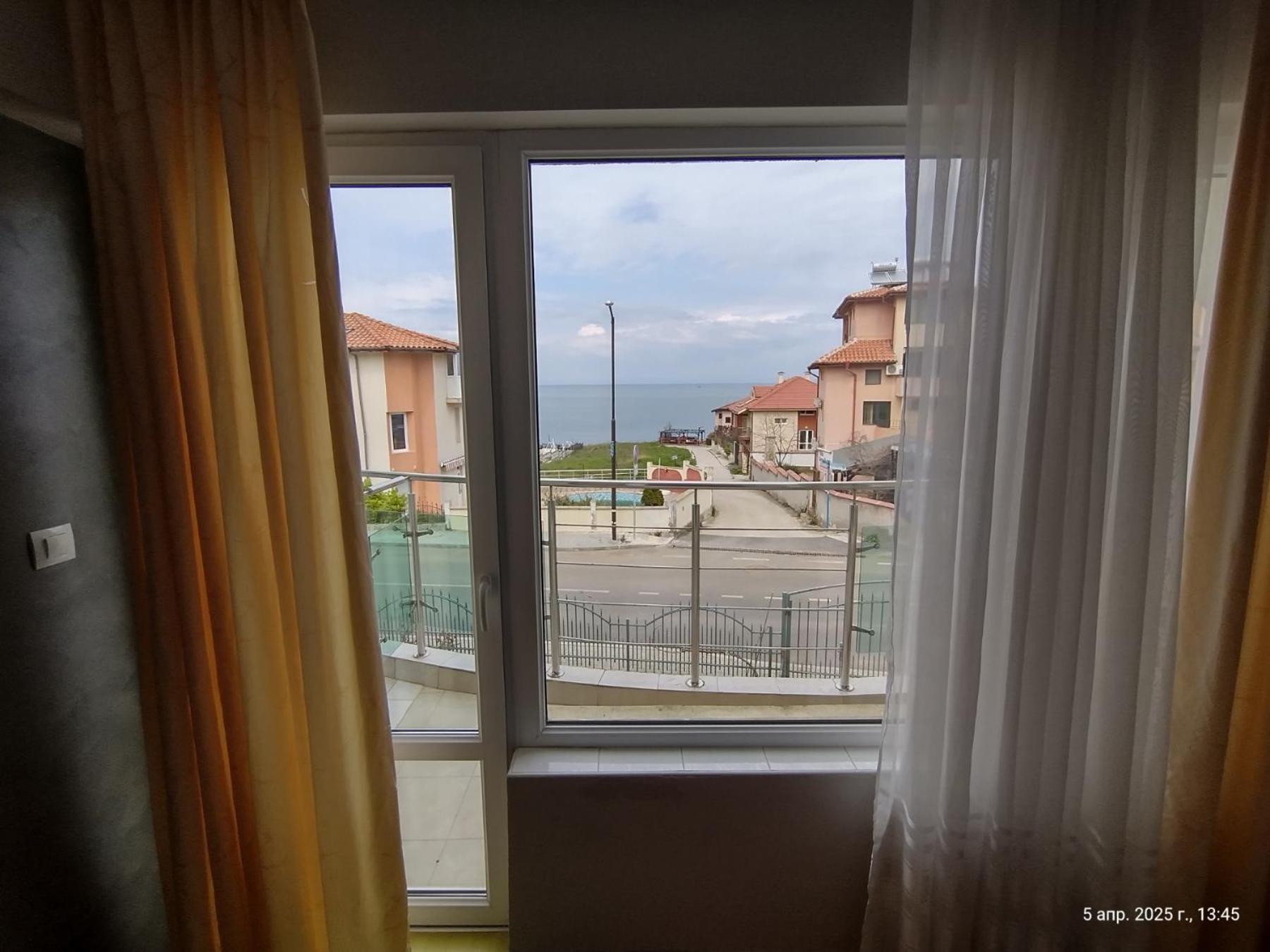 Family Hotel Coral Sozopol Esterno foto