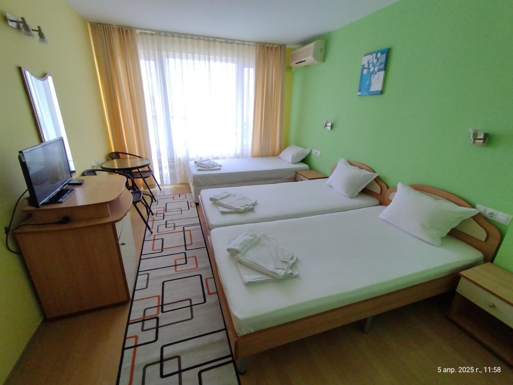 Family Hotel Coral Sozopol Esterno foto