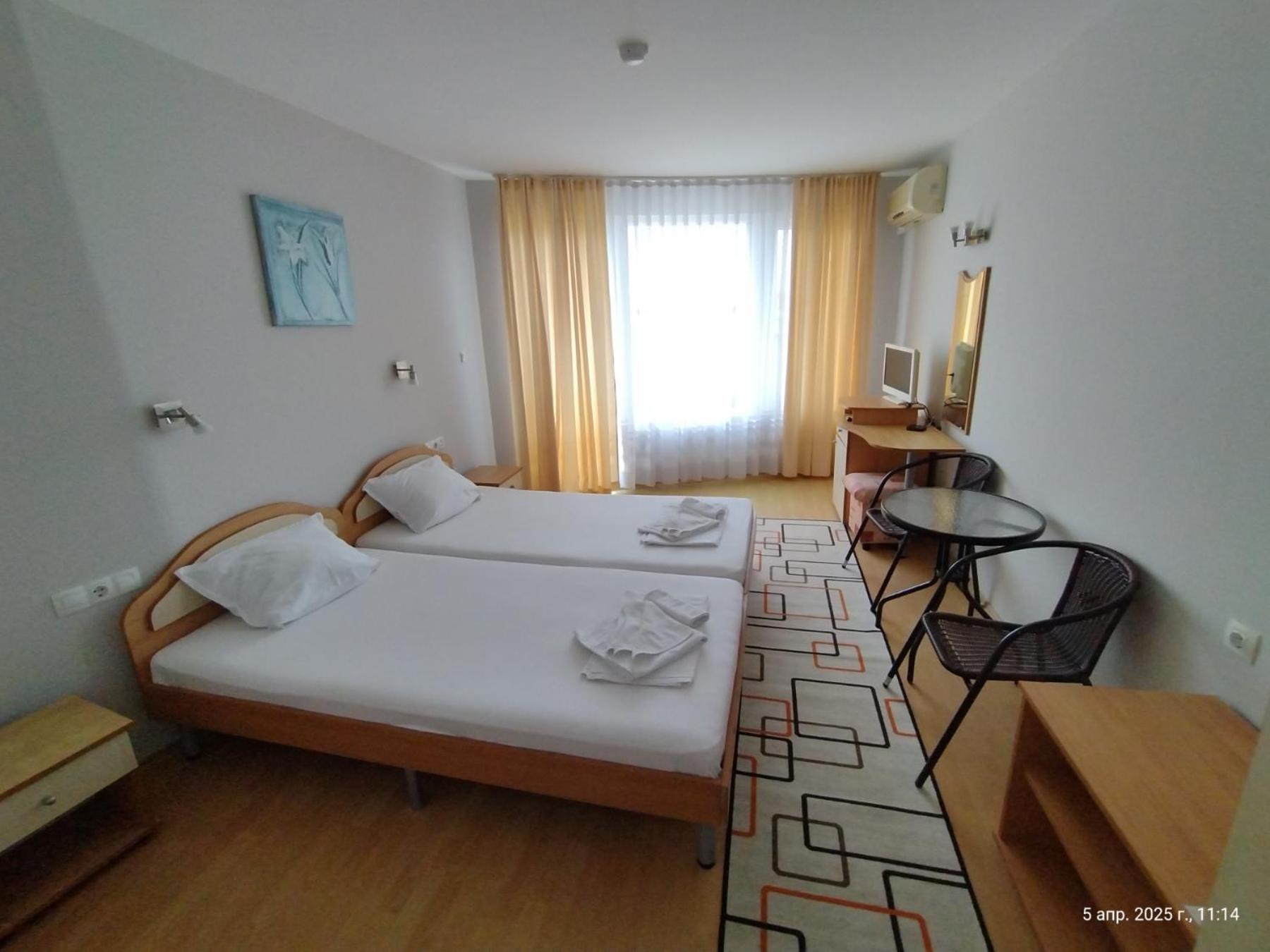Family Hotel Coral Sozopol Esterno foto