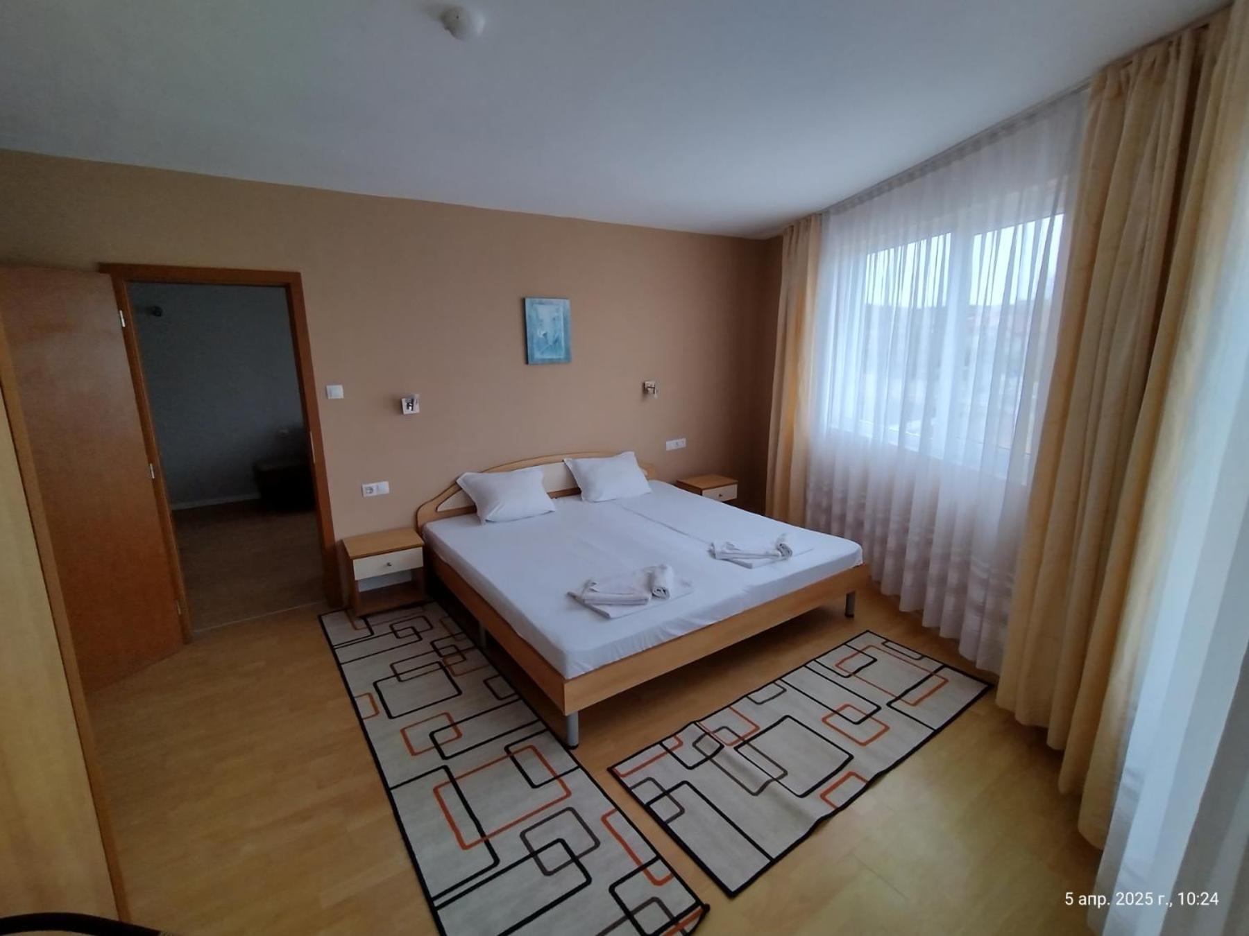Family Hotel Coral Sozopol Esterno foto